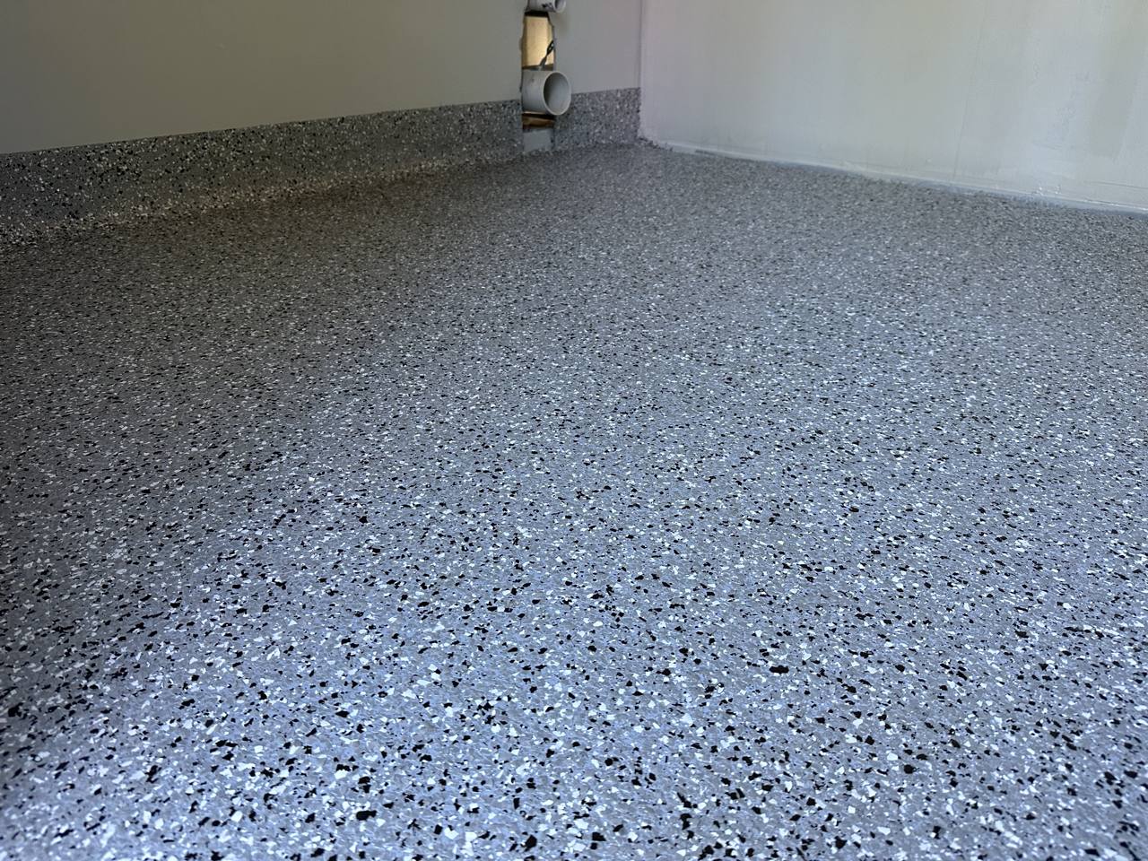 How to Choose Your Vinyl Flake Floor Colour